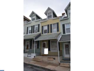 534 Wunder St, Reading, PA 19602-2006