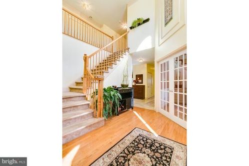 14 Gardengate Ct, Columbus, NJ 08022-1971