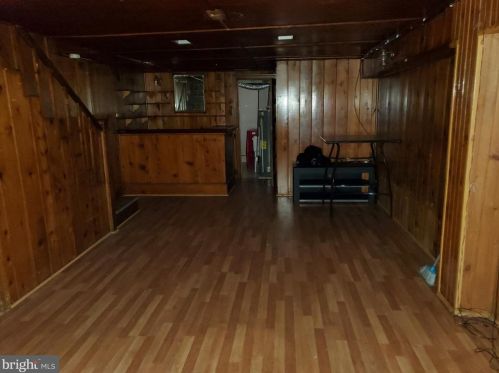 5647 10th St, Philadelphia PA 19141-3601 exterior