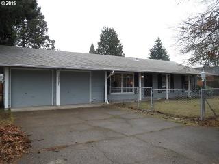 15721 Mills St, Portland, OR 97233-3659