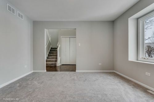 2880 Centurion Ln, Mokena, IL 60451-2566