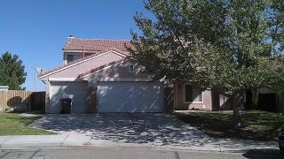 2827 Lingard St, Lancaster, CA 93536-1405