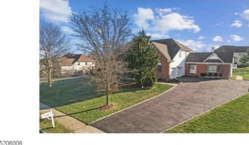87 Briarwood Dr, Warren, NJ 07059-6780