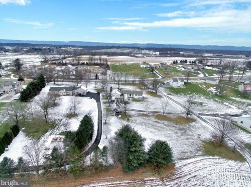 2332 Walnut Bottom Rd, Carlisle, PA 17015-9374