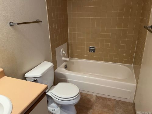 7721 Easter Pl, Englewood CO 80112-1735 exterior