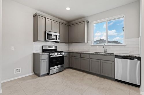 1337 Goforth Rd, Uhland TX  78640-4732 exterior