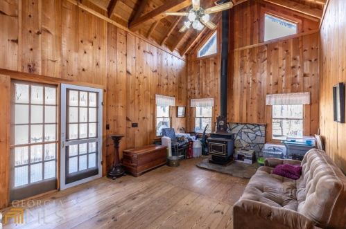 318 Buck Ridge Rd, Suches, GA 30572-3505