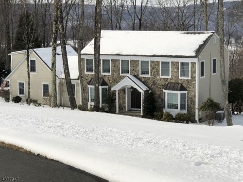15 Waldon Rd, Califon, NJ 07830-3506