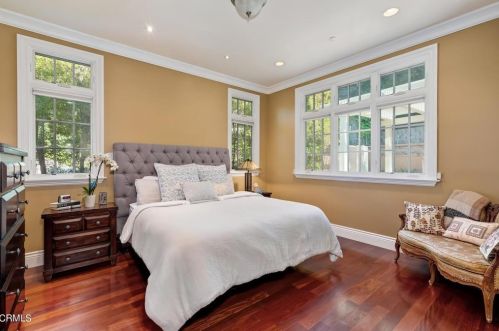 1438 Opechee Way, Glendale CA  91208-1962 exterior