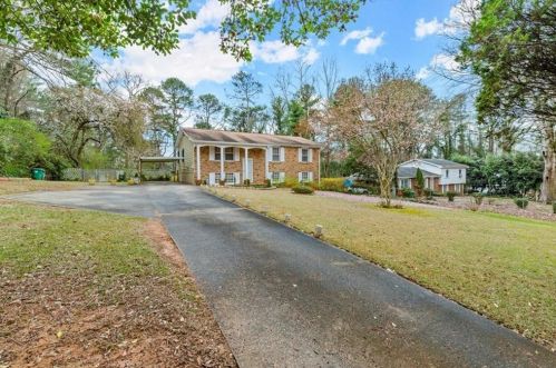 5237 Rockbridge Rd, Stone Mountain, GA 30088-1221