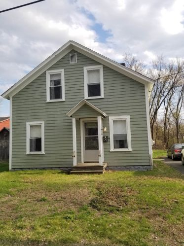 46 Hooper St, Keene, NH 03431-3525