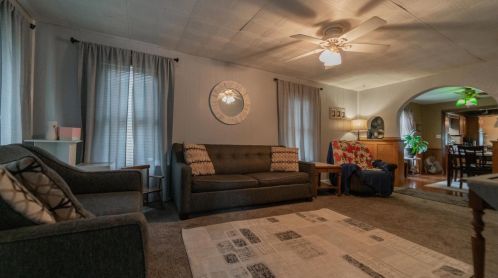 6636 Monroe Ave, Hammond, IN 46324-1547