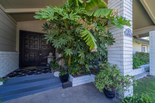 371 Rose Ct, Ripon, CA 95366-2140