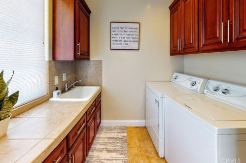 11832 Cir Dr, Whittier CA 90601-2352 exterior