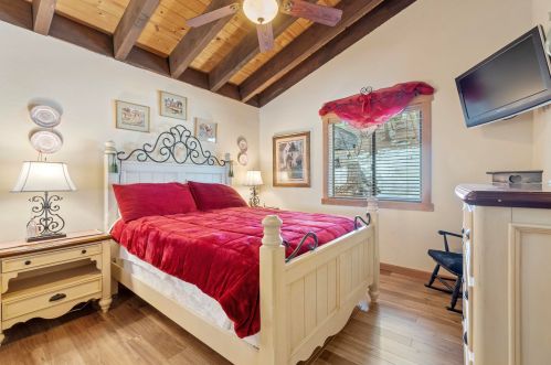 11030 Ski Slope Way, Truckee CA  96161-6603 exterior