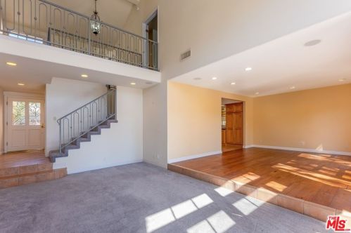 4605 Park Mirasol, Calabasas, CA 91302-1732