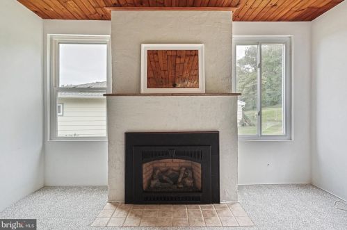 130 Baugher Dr, Hanover PA 17331-4003 exterior