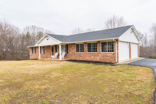 111 Ponderosa Dr, Wirtz, VA 24184-4181