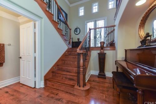 25 Blue Smt, Irvine CA  92603-0168 exterior