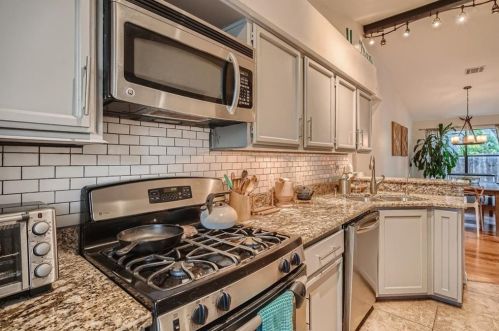 10218 Bilbrook Pl, Austin TX  78748-2308 exterior