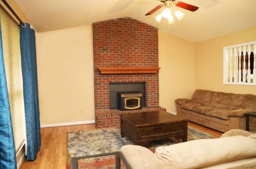 73 Carl Parker Rd, Hampton, GA 30228-1722