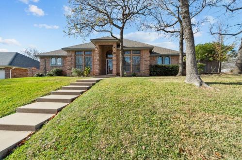 7349 Plumwood Dr, Fort Worth TX  76182-7819 exterior