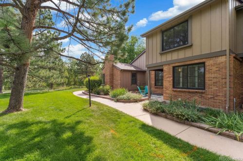 8107 Phillips Cir, Englewood CO 80112-3254 exterior