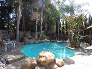 2118 Cottonwood St, Visalia, CA 93277-0086