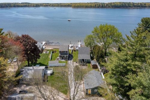 9 Boston Harbor Rd, Dover, NH 03820-4645