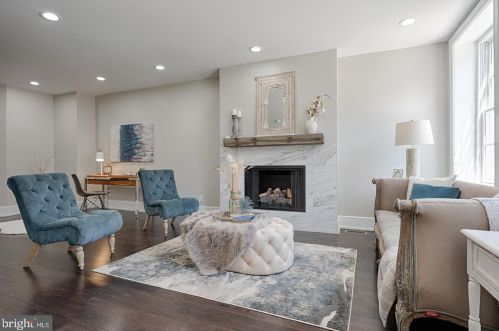 950 Front St, Philadelphia PA 19147-0043 exterior