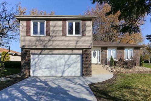 6252 Sunflower Dr, Matteson, IL 60443-1418