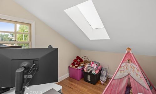 10 Vispera, Irvine CA  92620-2127 exterior