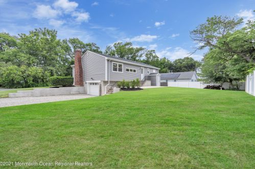 721 Harmony Rd, Middletown NJ  07748-5137 exterior