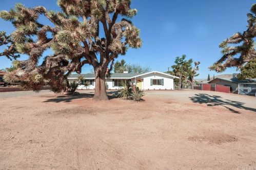 7594 Joshua Ln, Yucca Valley, CA 92284-3749
