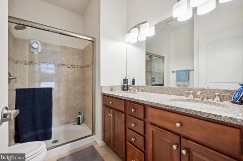 133 Bread St, Philadelphia PA  19106-4606 exterior