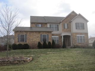 1440 Greenmeadow Dr, York, PA 17408-8536