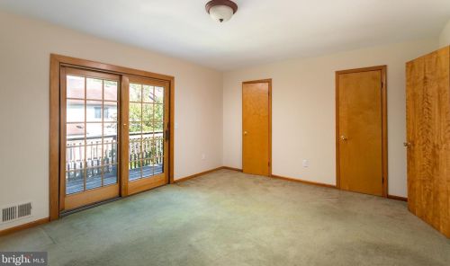 1 Boleyn Ct, Trenton NJ exterior