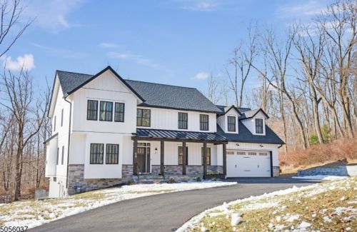 68 South Rd, Chester, NJ 07930-2746