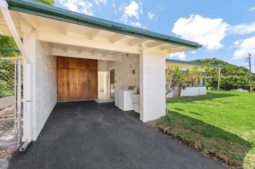 2024 Manoa Rd, Honolulu HI  96822-2120 exterior