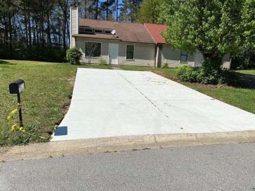 975 Hickory Bend Rd, Atlanta GA  30349-6485 exterior