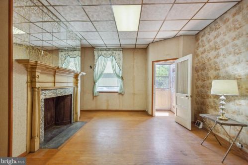 812 Front St, Philadelphia, PA 19147-4308