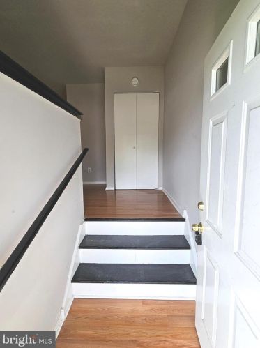 3334 Keswick Rd, Philadelphia, PA 19114-4100