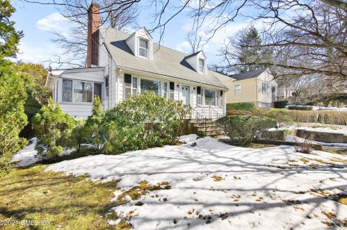 7 Hoover Rd, Riverside, CT 06878-1421