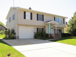 709 Columbus Ave, Raritan, NJ 08869-1105