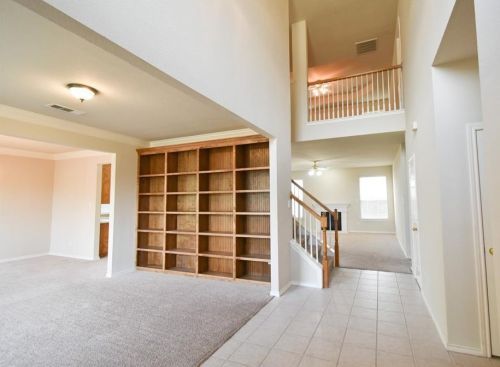 2709 Calico Rock Dr, Fort Worth, TX 76131-2035