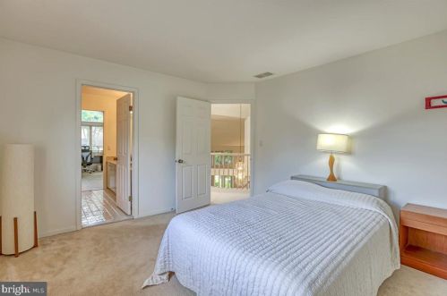 283 Sayre Dr, Princeton NJ  08540-5872 exterior