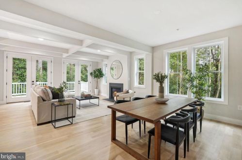 10601 Greenacres Dr, Silver Spring MD 20903-1214 exterior