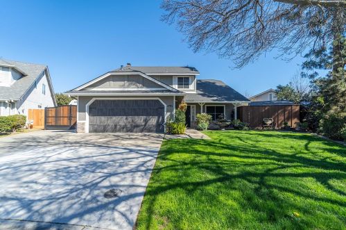 2913 Woodmont Cir, Modesto, CA 95355-9136