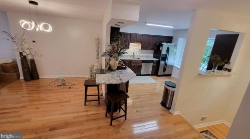 6178 Forest Creek Ct, Springfield VA  22152-1446 exterior