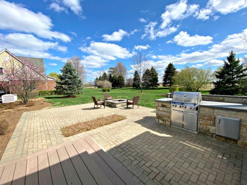 1760 Rolling Hills Dr, Bull Valley, IL 60098-7026